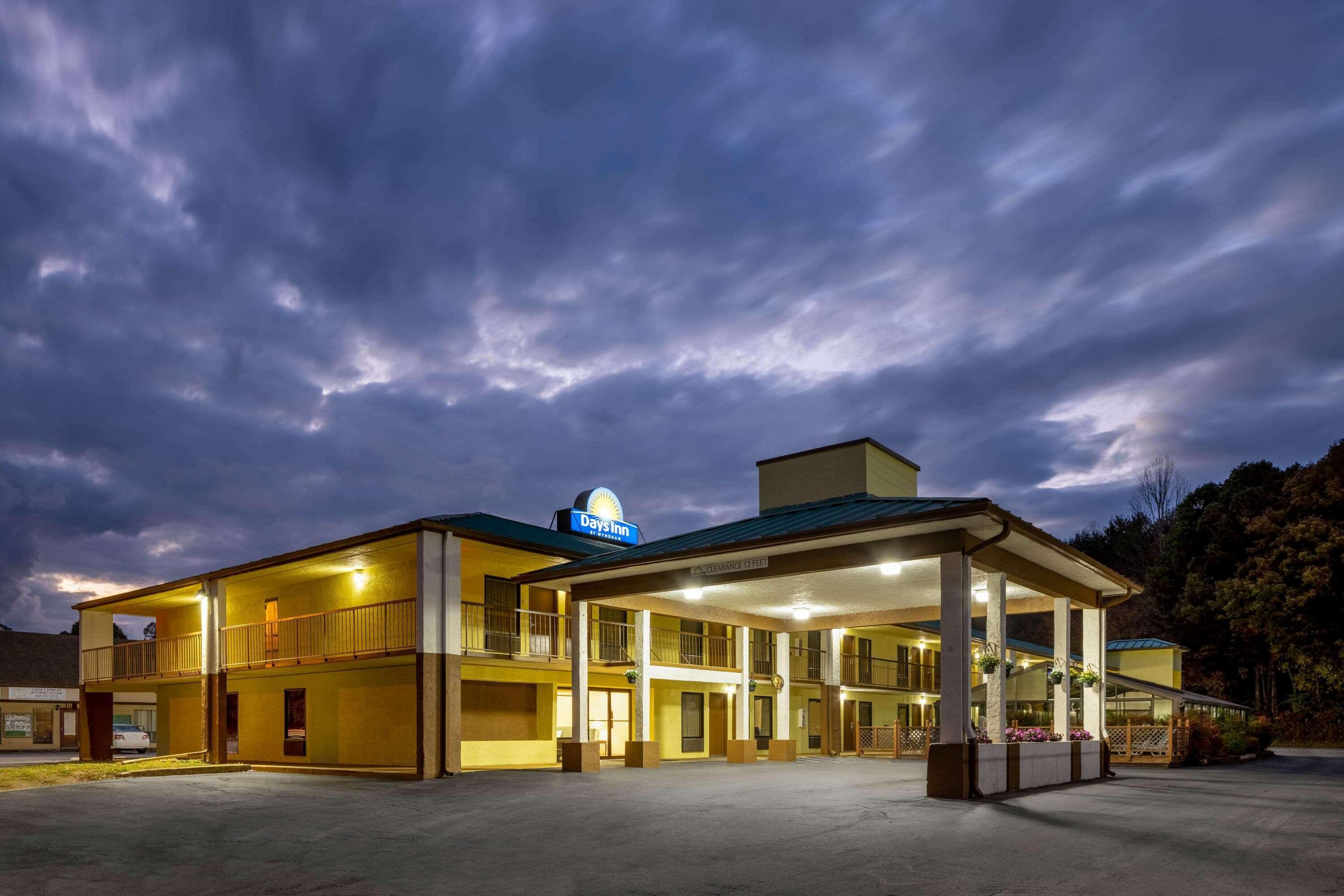 Days Inn By Wyndham Murphy Exterior photo