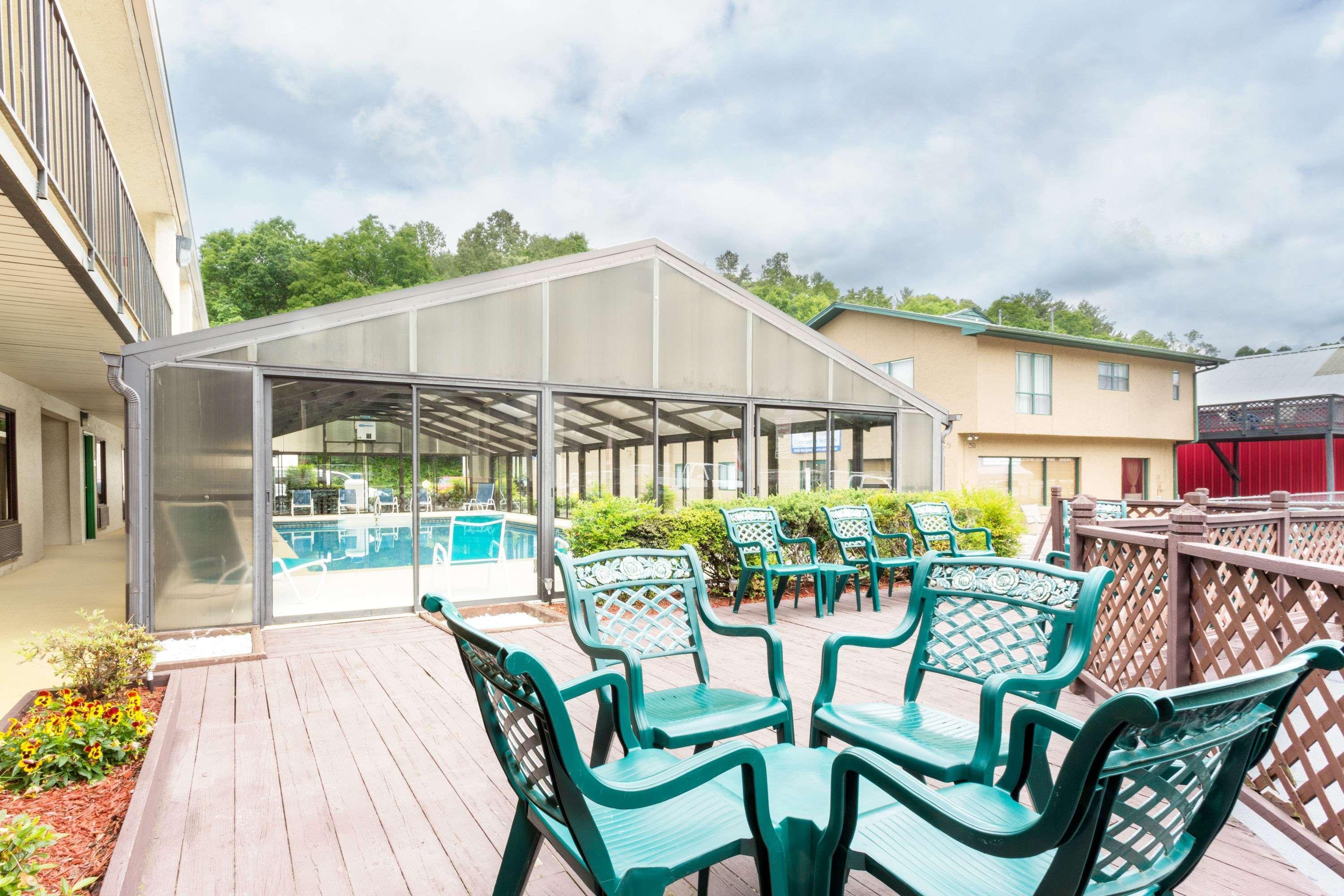 Days Inn By Wyndham Murphy Exterior photo